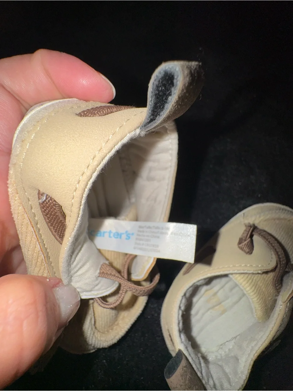 Carter’s Beige Baby Crib Shoes Soft Sole Booties 6-9 months